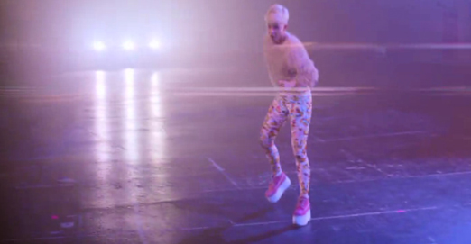Robyn - Call your girlfriend